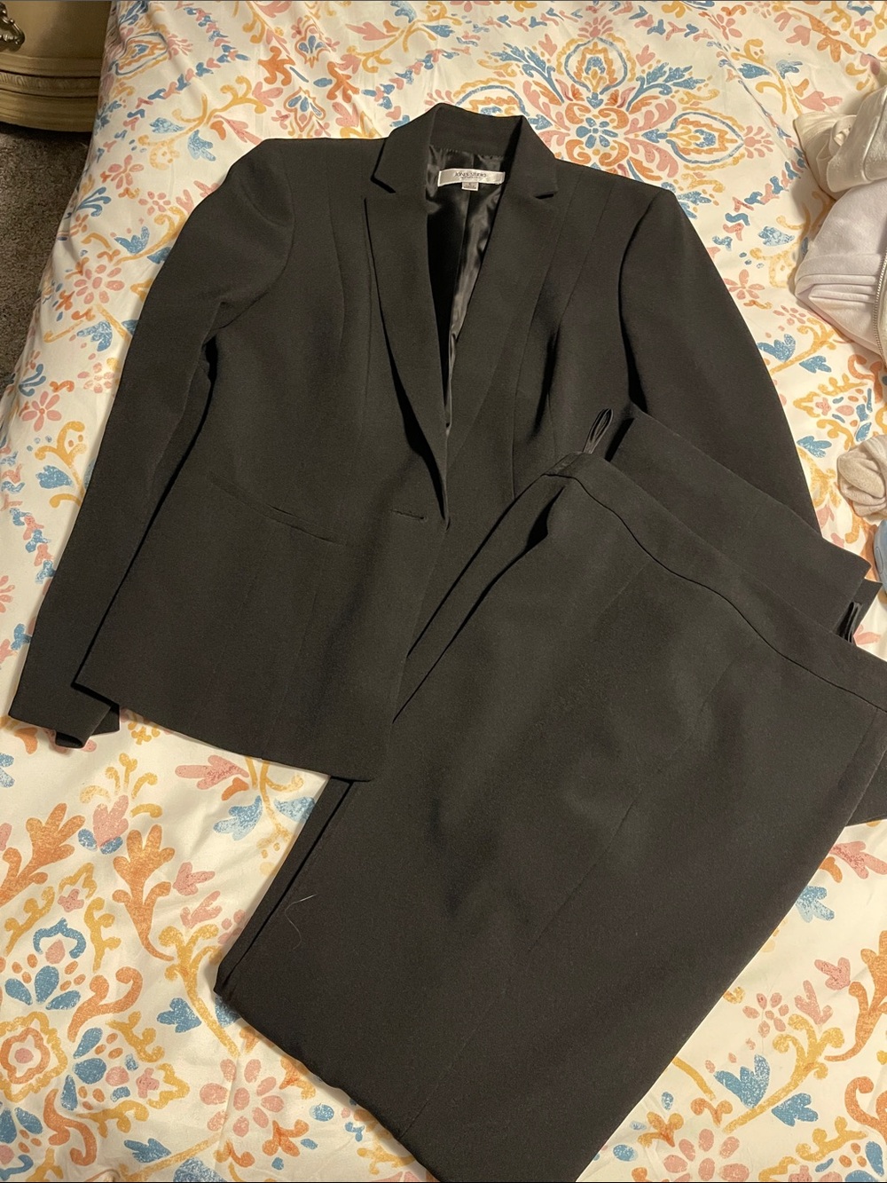 Jones Studio Black Women's Tailored Blazer and Skirt Set